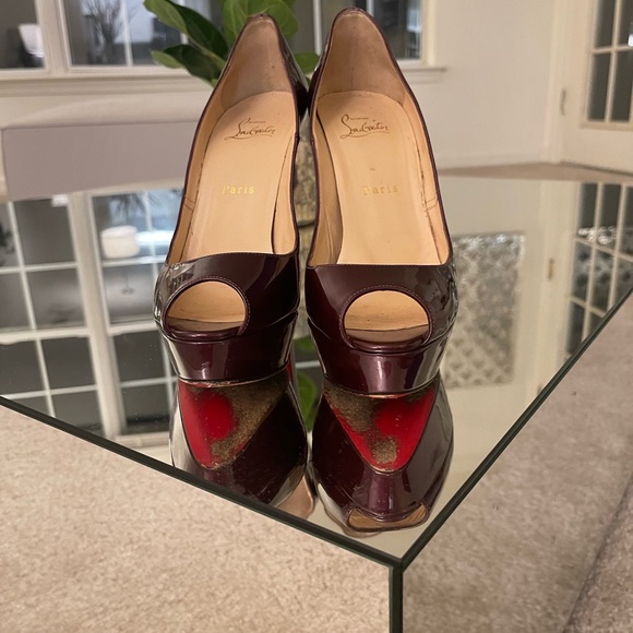 Christian Louboutin Gabin 140 Peep Toe Pumps in PURPLE Patent Leather - Picture 13 of 15